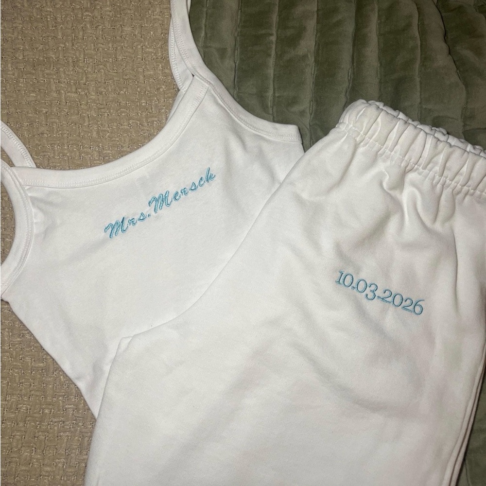 Embroidered bridal set